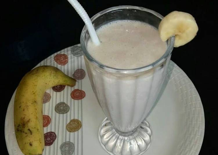 Simple Way to Prepare Speedy Banana Milkshake