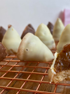 Una foto de Conitos de dulce de leche (con coco)