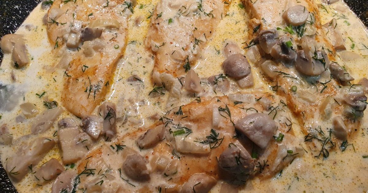 Przepis na Pierś Z Kurczaka W Sosie śmietanowo Pieczarkowym autorstwa
