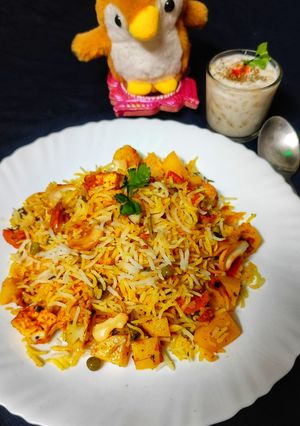 सात्विक पनीर मिक्स वेज दम बिरयानी रेसिपी मुख्य फोटो