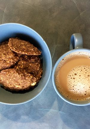 Una foto de Galletas de avena y banana. En microondas