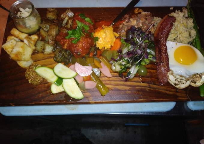 Steps to Make Homemade Seasonal Farm Board