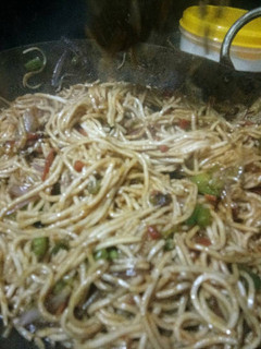 वेजिटेबल नूडल्स (Vegetable noodles recipe in hindi) रेसिपी मुख्य फोटो