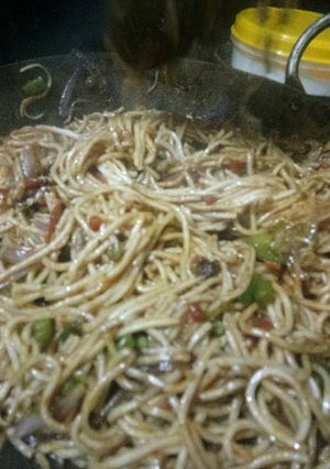 वेजिटेबल नूडल्स (Vegetable noodles recipe in hindi) रेसिपी मुख्य फोटो