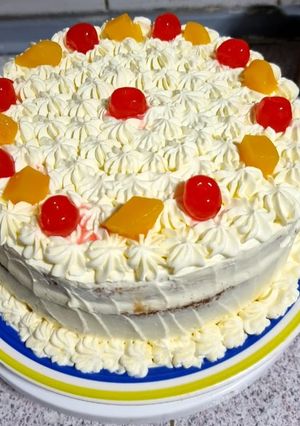 Una foto de Torta manjar durazno nuez