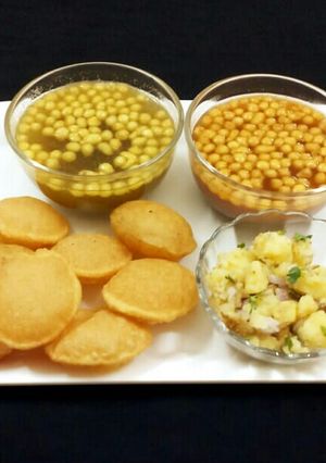 पानीपूरी (गोलगप्पे)(pani puri golgappe recepie in hindi) रेसिपी मुख्य फोटो
