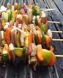Brochetas de🥩🥓 res al grill 🍄🍅🥦