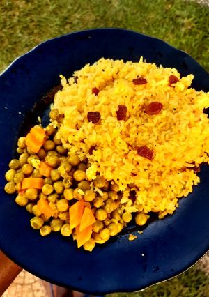 A picture of Turmeric rice with raisins.