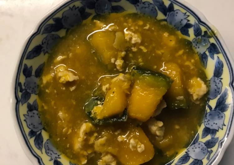 Recipe of Homemade Kabocha soboroni- kabocha in ginger meat sauce