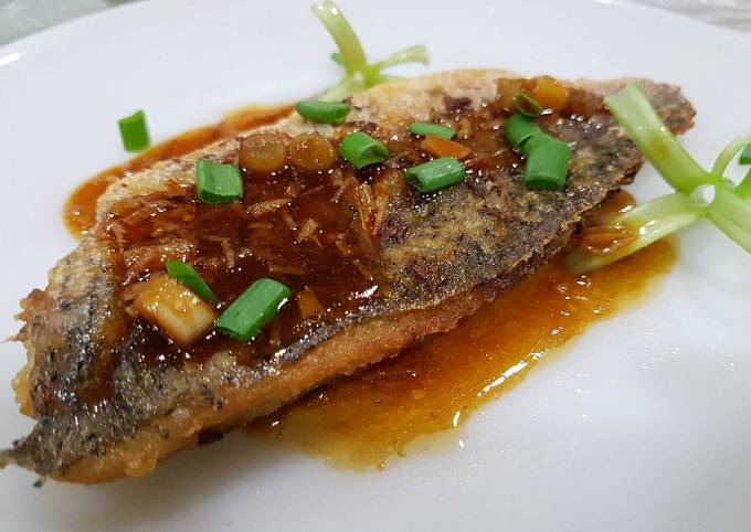 Recipe of Ultimate Crispy Fried Fish in Ginger Soy Sauce