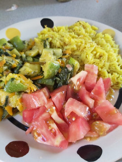 Una foto de Guiso de zapallo italiano y acelga con arroz árabe a mi manera