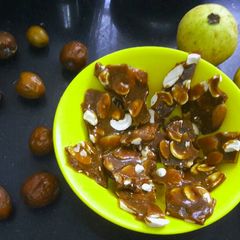A picture of Kaju badam ki chikki.