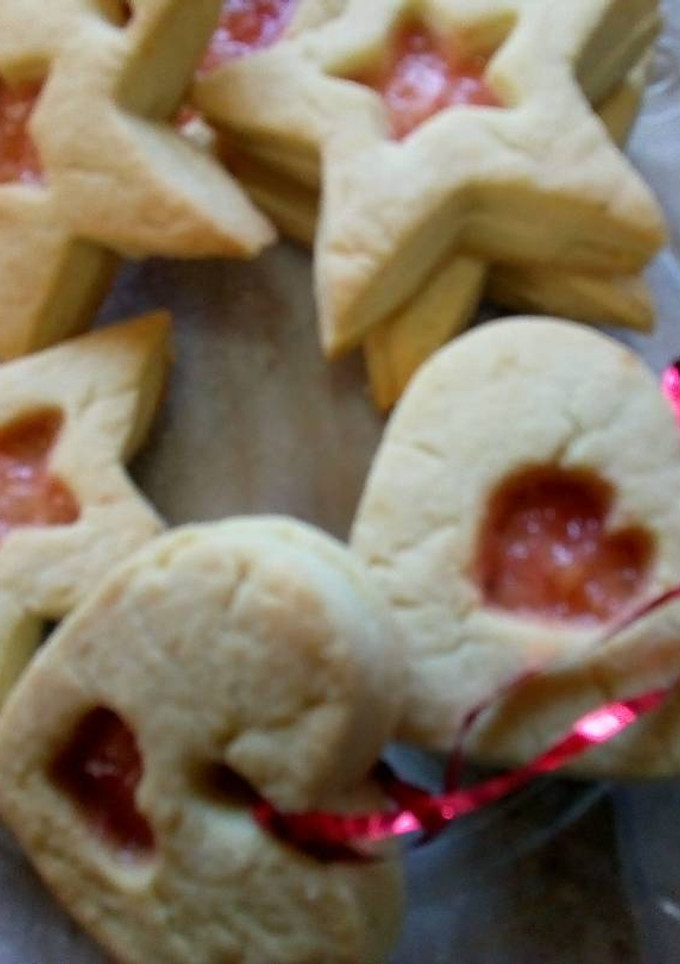 Una foto de Galletitas Navideñas con centro de caramelos