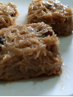 ஹார்லிக்ஸ் கேசரி (Horlicks kesari recipe in tamil) செய்முறை முக்கிய புகைப்படம்