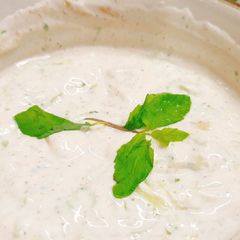 Cucumber dip A picture of Cucumber dip.