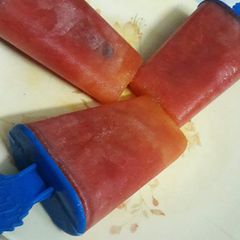 A picture of Water melon fruit lolly.