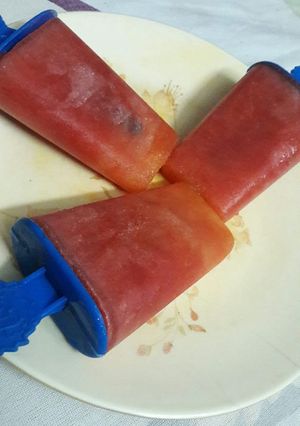 A picture of Water melon fruit lolly.