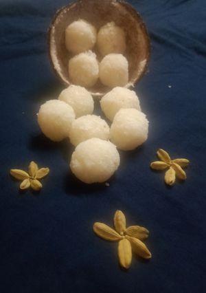 চিনির নারকেল নাড়ু(Chinir narkel naru recipe in bengali) রেসিপির প্রধান ছবি