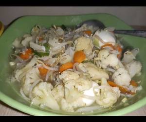 Mudahnya Memasak Sop bungakol dengan telur puyuh Nikmat Lezat