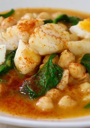 Foto principal de Potaje de garbanzos y bacalao skrei