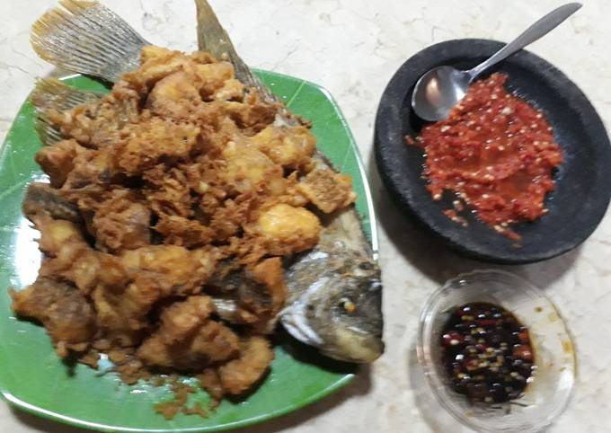 Resep Gurami  goreng telur  asin  sambal mentah sambal 