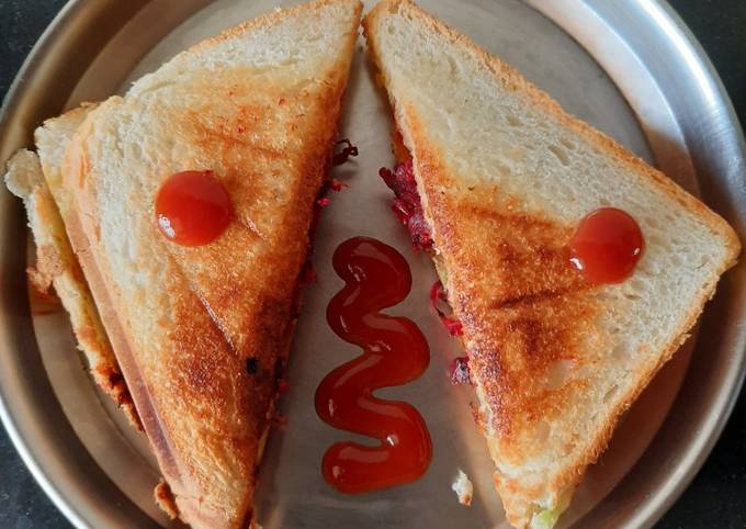 Easiest Way to Prepare Perfect Beetroot veggie sandwich