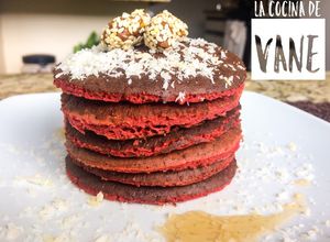 Foto principal de Panquecas Red Velvet Saludables