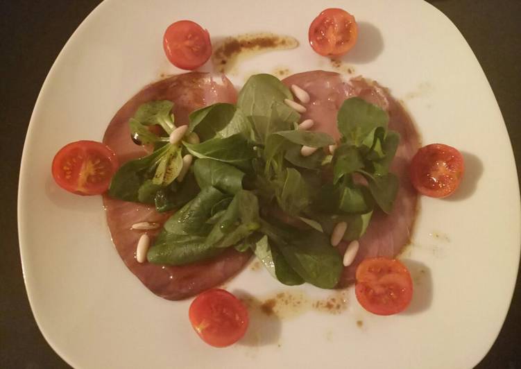 Steps to Make Speedy Smoked tuna carpaccio salad