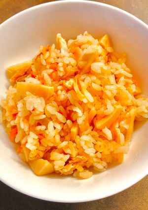 A picture of Bamboo shoot rice.