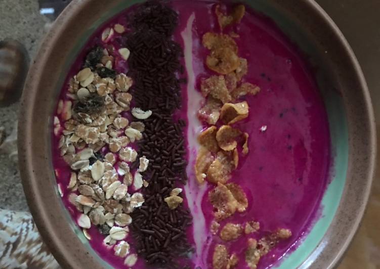 Langkah Mudah untuk Membuat Simple Smoothie Bowl yang Enak Banget