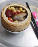 Chim bồ câu hầm nước dừa, táo đỏ, kỉ tử, hạt sen