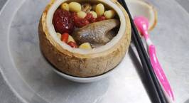 Hình ảnh món Chim bồ câu hầm nước dừa, táo đỏ, kỉ tử, hạt sen