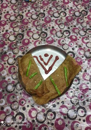 ફોતરાંવાળી મગની દાળ નાઢોસા(mung dal dosa recipe in gujarati) રેસીપી મુખ્ય ફોટો