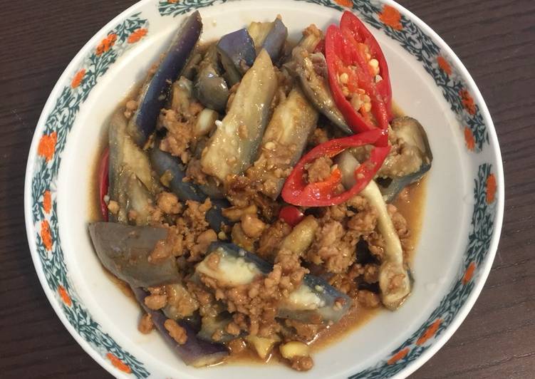 Steps to Make Speedy Steam eggplant with stir fry minced meat