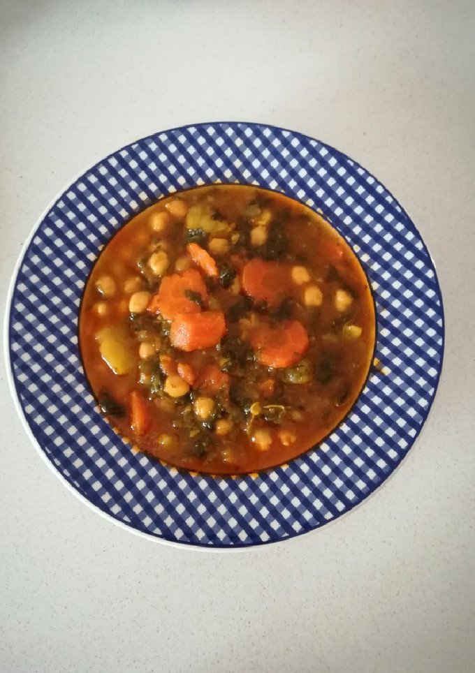 Una foto de Potaje de garbanzos y espinacas (Olla Gm g)