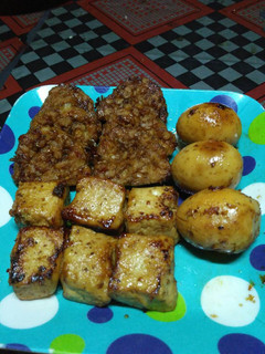 Foto resep Tempe,tahu & telor Bacem