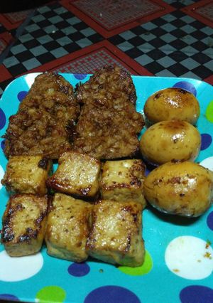 Foto resep Tempe,tahu & telor Bacem