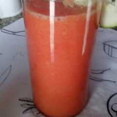 Una foto de Licuado de tomate 🍅🍅