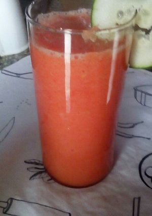 Una foto de Licuado de tomate 🍅🍅
