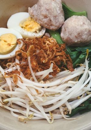 Hình của món Mì trộn xíu mại.