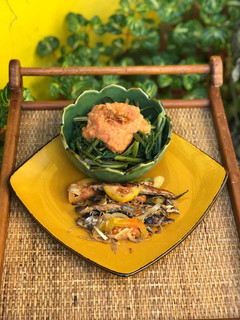 Foto resep Plencing kangkung tidak pedas dan Tumis ikan tongkol tomat jahe