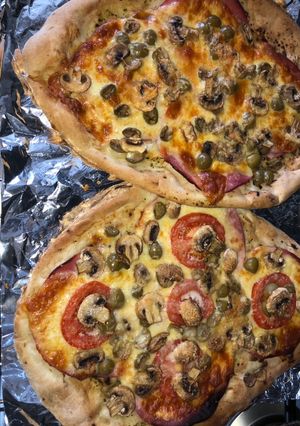 A picture of Homemade pizza 🍕.