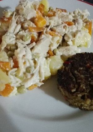 Una foto de Mayonesa de ave con hamburguesa de lenteja
