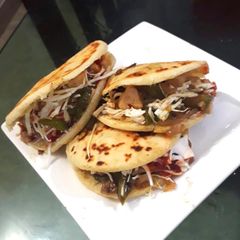 A picture of MINI CHICKEN SHAWARMA POCKETS 😋.