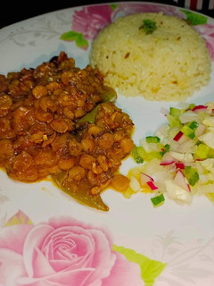 A picture of Chanay ki dal served with zeera rice 🍛🍛🍛.