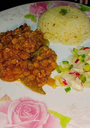 A picture of Chanay ki dal served with zeera rice 🍛🍛🍛.
