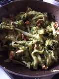 Tagliatelle con crema di broccoli e noci