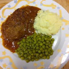 A picture of Lee's Old School Salisbury Steaks.