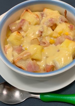 A picture of Toast au Gratin.