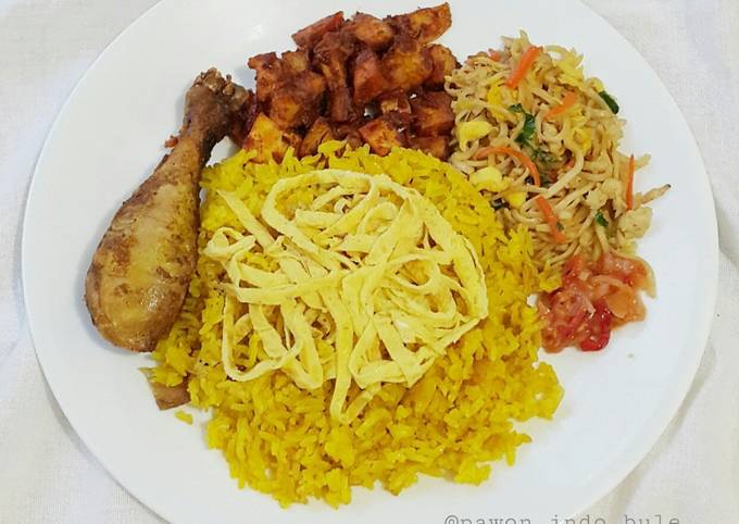 Recipe of Any-night-of-the-week Yellow/Turmeric Rice in Rice Cooker